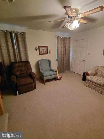 189 HAVEN FARMS CIR, Petersburg, WV 26847