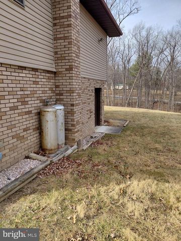 189 HAVEN FARMS CIR, Petersburg, WV 26847