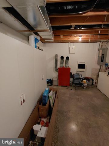 189 HAVEN FARMS CIR, Petersburg, WV 26847