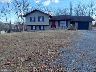 189 HAVEN FARMS CIR, Petersburg, WV 26847