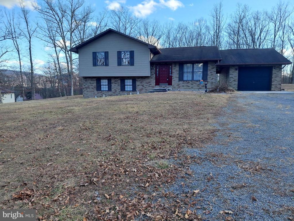 189 HAVEN FARMS CIR, Petersburg, WV 26847