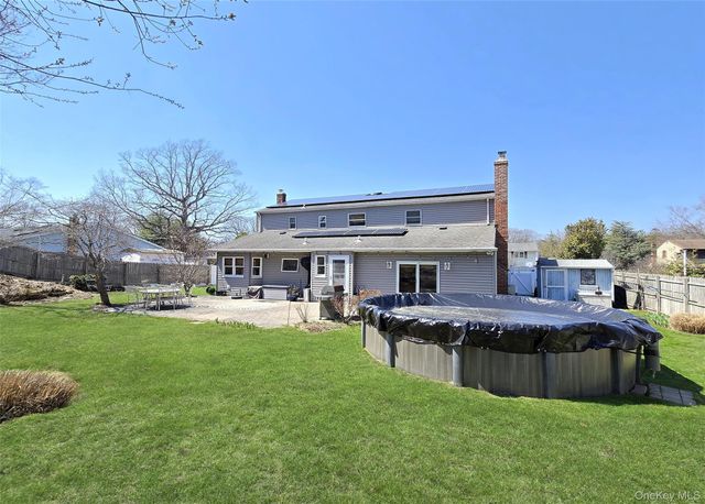 17 Ethan Lane, Ronkonkoma, NY 11779