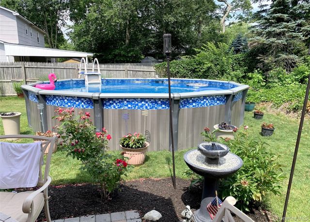 17 Ethan Lane, Ronkonkoma, NY 11779