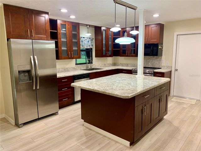 660 SUNDANCE TRAIL, Wimauma, FL 33598