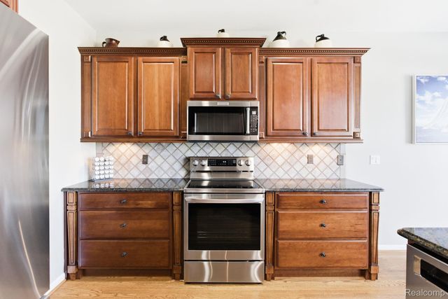 954 Edison Shores Court, Port Huron, MI 48060