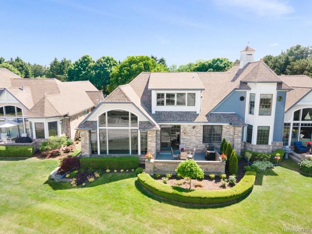 954 Edison Shores Court, Port Huron, MI 48060