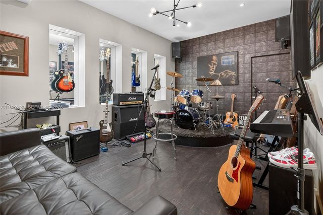 11356 Canyon Maple Blvd, Davie, FL 33330