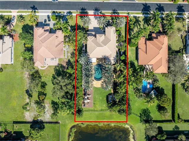 11356 Canyon Maple Blvd, Davie, FL 33330