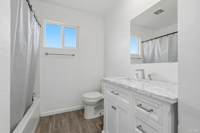 10125 El Toro Way, Hanford, CA 93230