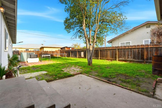 10125 El Toro Way, Hanford, CA 93230