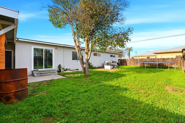 10125 El Toro Way, Hanford, CA 93230