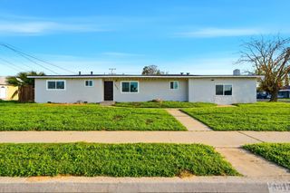 10125 El Toro Way, Hanford, CA 93230