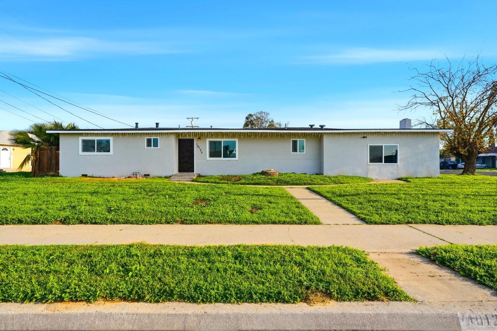10125 El Toro Way, Hanford, CA 93230