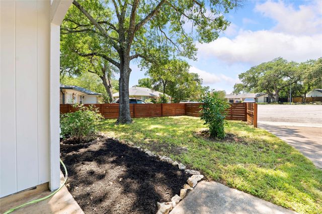 6107 Blarwood DR, Austin, TX 78745