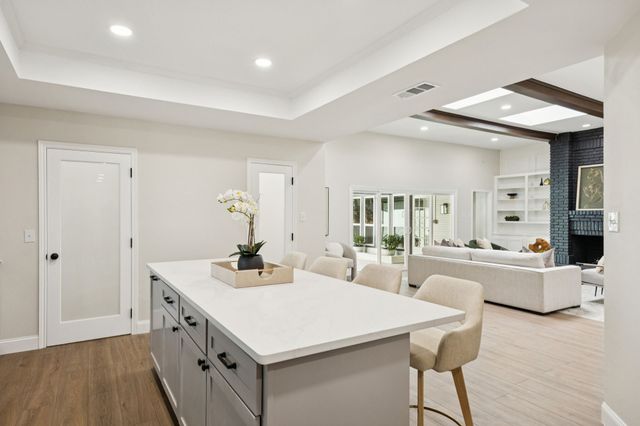 7716 Lone Moor Circle, Dallas, TX 75248