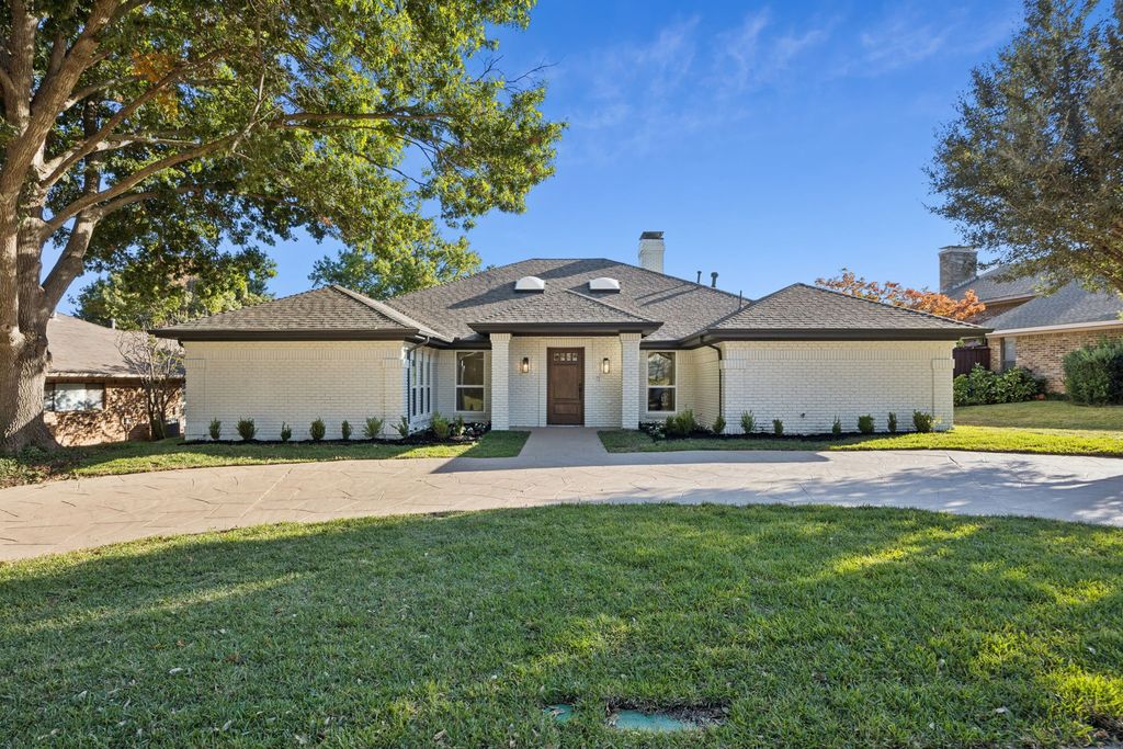 7716 Lone Moor Circle, Dallas, TX 75248