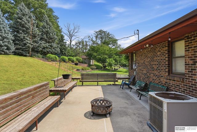 4618 Primrose Lane, Omaha, NE 68157