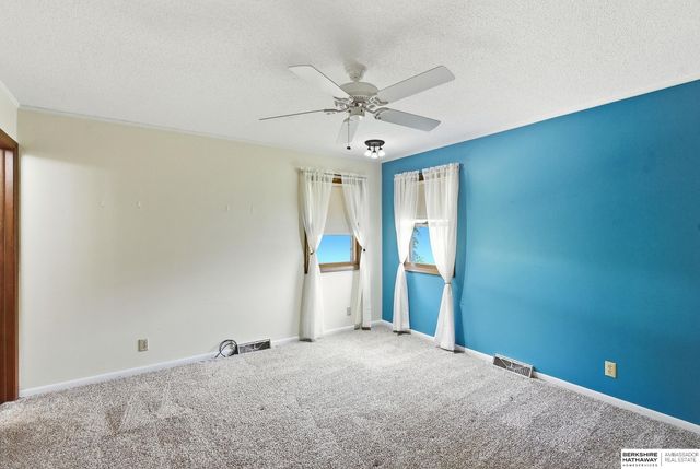 4618 Primrose Lane, Omaha, NE 68157