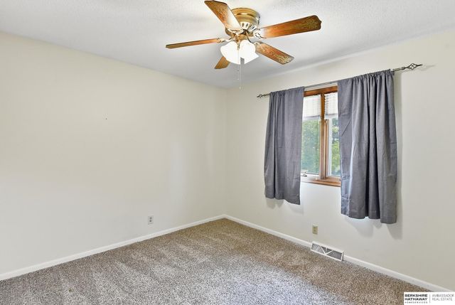 4618 Primrose Lane, Omaha, NE 68157