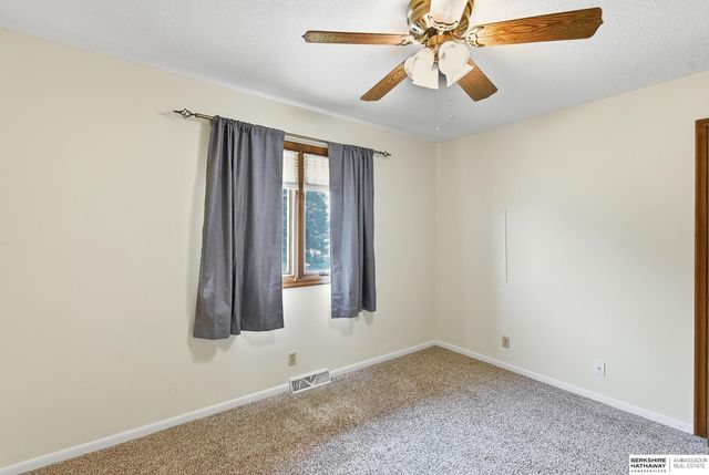 4618 Primrose Lane, Omaha, NE 68157