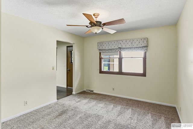 4618 Primrose Lane, Omaha, NE 68157