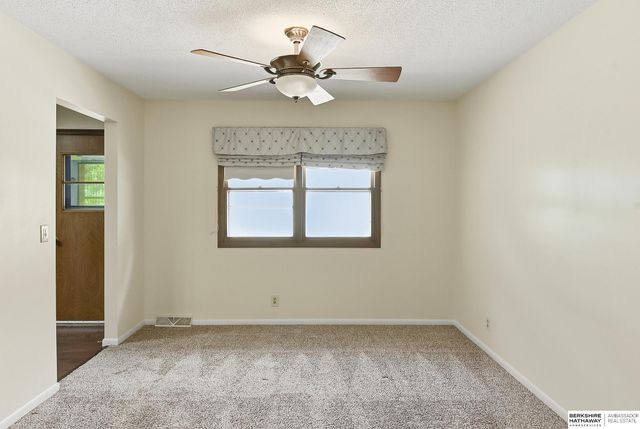 4618 Primrose Lane, Omaha, NE 68157
