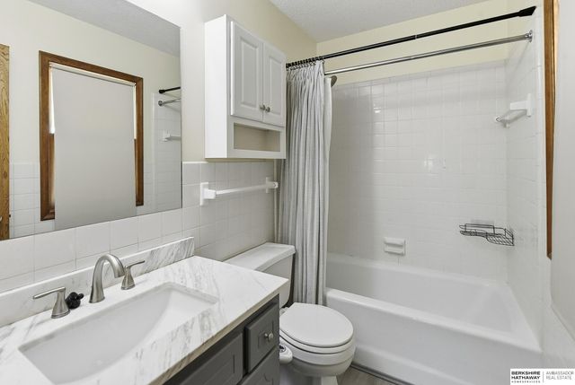4618 Primrose Lane, Omaha, NE 68157