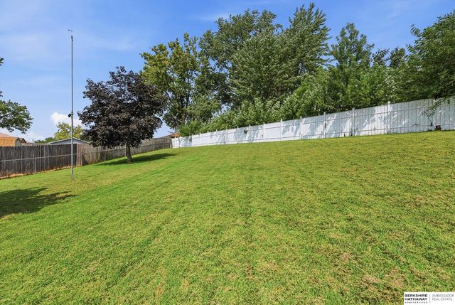 4618 Primrose Lane, Omaha, NE 68157