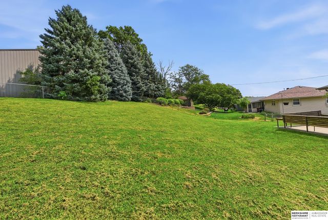 4618 Primrose Lane, Omaha, NE 68157