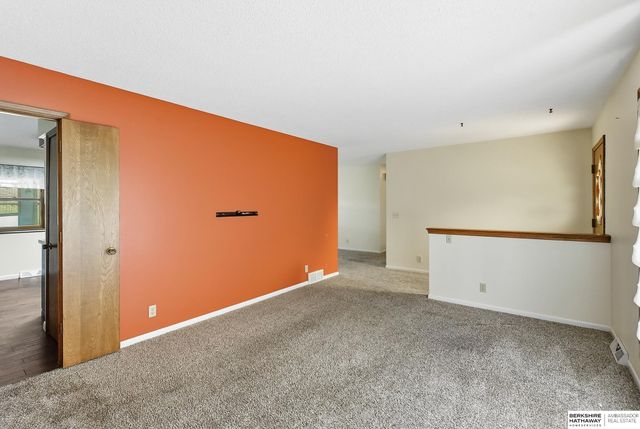 4618 Primrose Lane, Omaha, NE 68157