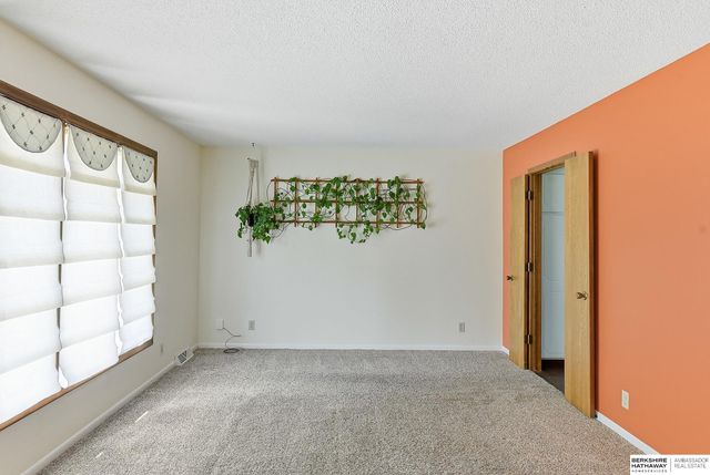 4618 Primrose Lane, Omaha, NE 68157
