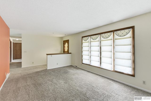 4618 Primrose Lane, Omaha, NE 68157