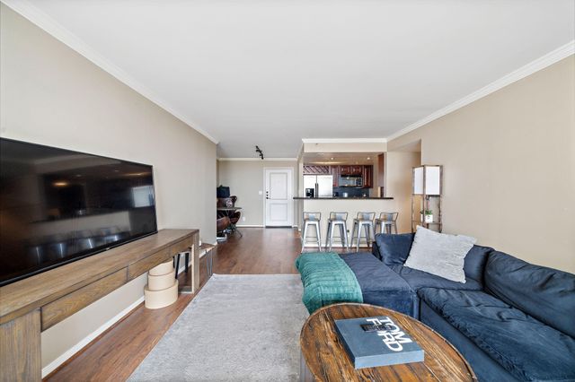 3525 Sage Road 1111, Houston, TX 77056