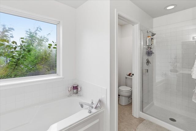 2886 Camden Drive, West Chicago, IL 60185
