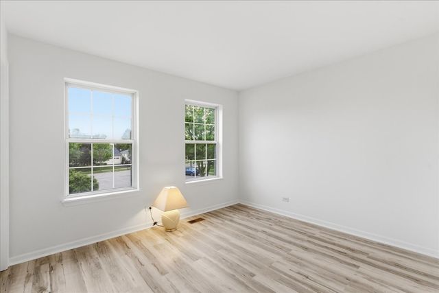 2886 Camden Drive, West Chicago, IL 60185