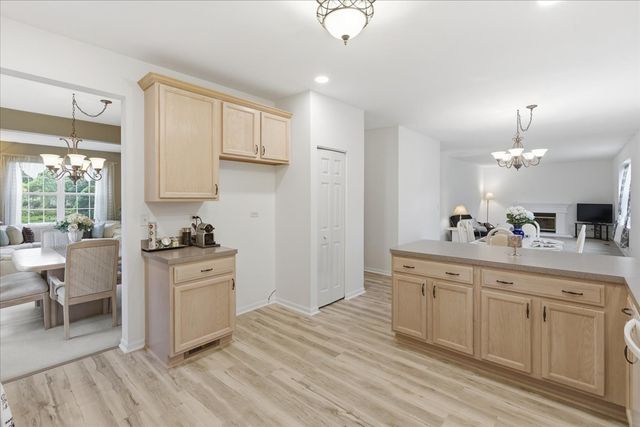 2886 Camden Drive, West Chicago, IL 60185