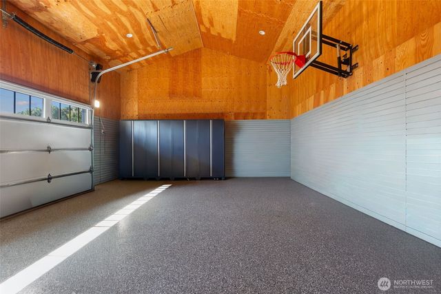 2506 W Halladay Street, Seattle, WA 98199