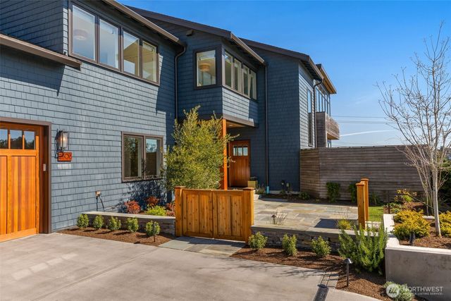 2506 W Halladay Street, Seattle, WA 98199