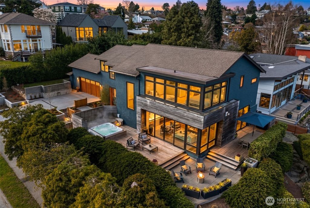 2506 W Halladay Street, Seattle, WA 98199