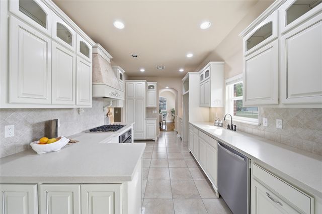 6010 S 15th Place, Broken Arrow, OK 74011