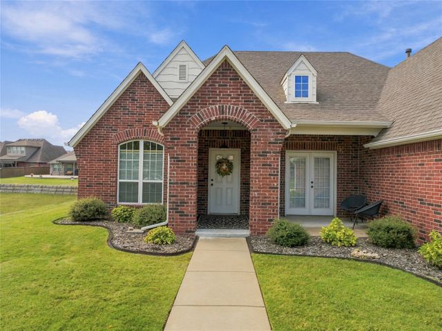 6010 S 15th Place, Broken Arrow, OK 74011