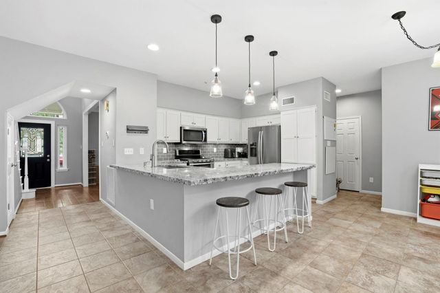 18 Amber Leaf Court, The Woodlands, TX 77381