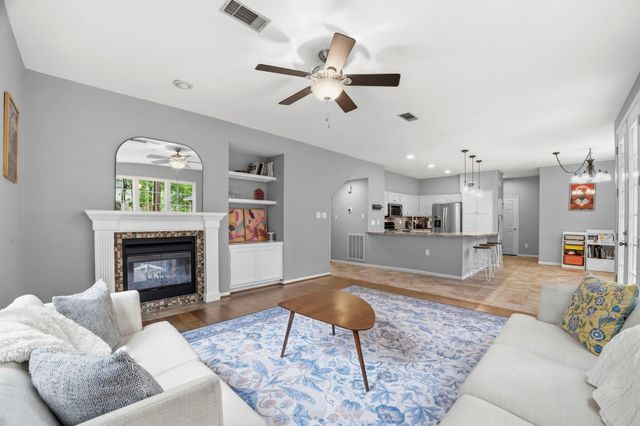 18 Amber Leaf Court, The Woodlands, TX 77381