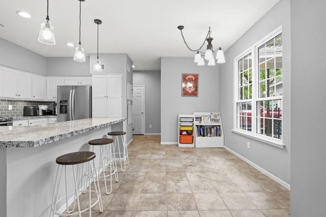 18 Amber Leaf Court, The Woodlands, TX 77381