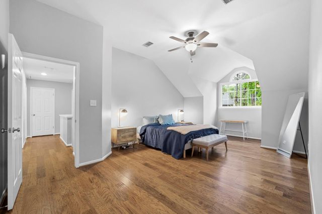 18 Amber Leaf Court, The Woodlands, TX 77381