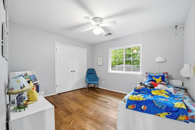 18 Amber Leaf Court, The Woodlands, TX 77381