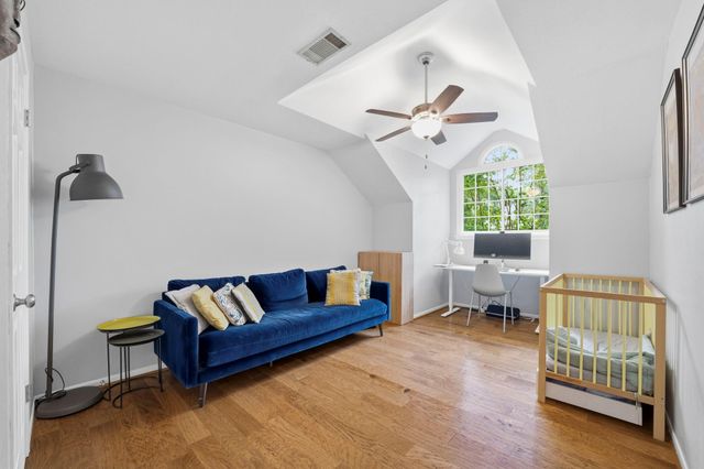 18 Amber Leaf Court, The Woodlands, TX 77381