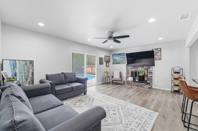 819 Brandywine St, Manteca, CA 95336