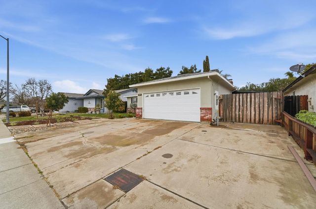 819 Brandywine St, Manteca, CA 95336