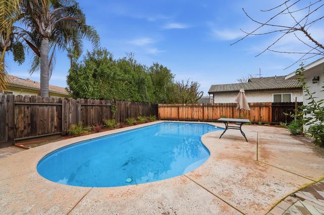 819 Brandywine St, Manteca, CA 95336